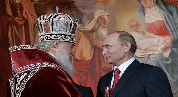 А В ЭТО ВРЕМЯ В РОССИИ: “Мы из Путина святого делать будем”