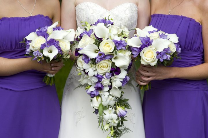 Букет для подружки невесты – какие цветы купить на свадьбу
