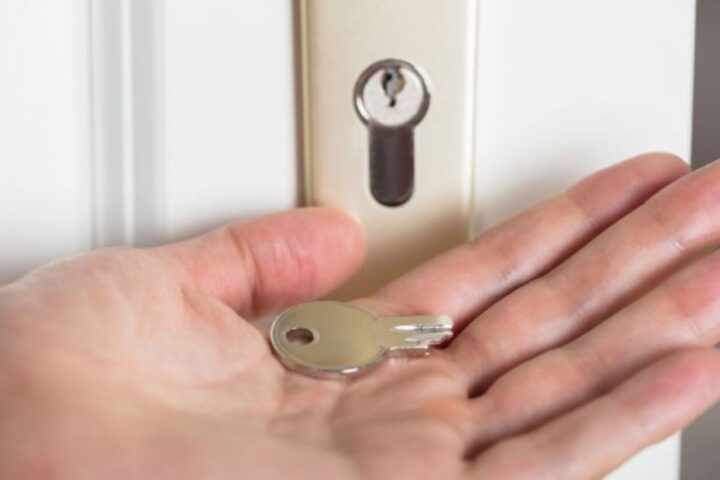 Що робити, якщо зламався ключ у замку?