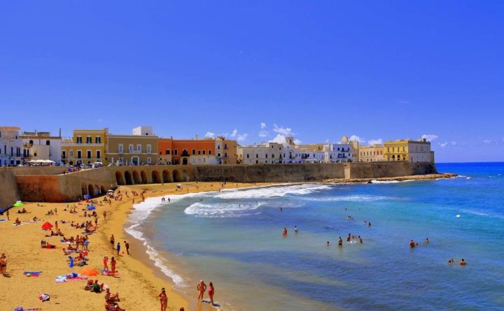 13 найкращих пляжів Італії: експертні рекомендації для літнього сезону